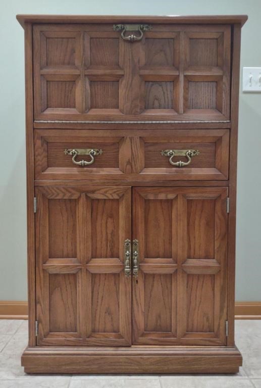 Vtg. Lane Cherry Wood Mahogany Liquor Cabinet w/