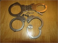Smith & Wesson Handcuffs w/ 1 Key (Fits Both)