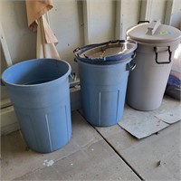 G410 Three Garbage cans