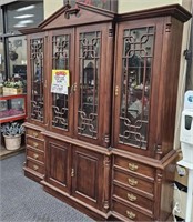 ORIENTAL STYLE CHINA CABINET