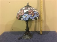 TIFFANY STYLE LAMP 19IN TALL