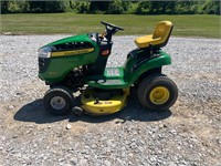 John Deere D100 Lawn Tractor