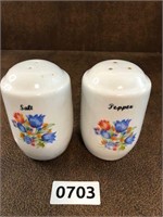 Salt & Pepper painted flowers as pictured
