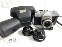 Mamiya/Sekor 528/TL camera with protective case,