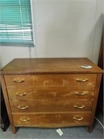 4 Drawer chest of drawers.