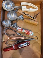 Ice cream scoops & more kitchen utensils