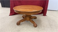 33" round 1/4 cut oak table w/ claw foot legs