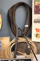 ANTIQUE LEATHER HORSE COLLAR/HAMES AND ROPE