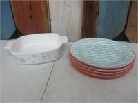 Corning Ware Quart Baking Dish & 4 plates