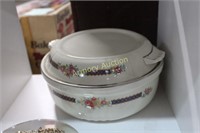 HALL CASSEROLE WITH LID