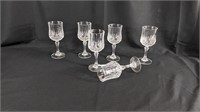 (1) Vintage Style Wine Glasses Set