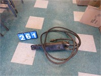 JOHN DEERE HYDRAULIC CYLINDER WITH HOSE