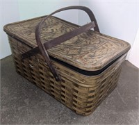 Vtg Metal Picnic Basket w/ Wicker Design