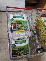 10- 20lb bags Expert Gardener lawn fertilizer,