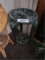 25" HIGH CAST IRON 2 TIER PLANT STAND  TRIPOD LEGS