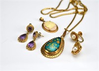 Lot of gold jewellery