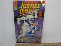 1992 No. 38 Justice League, Art Attack