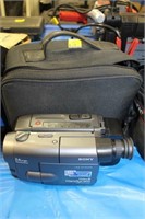 SONY HANDYCAM VIDEO CAMCORDER WITH CARRY BAG