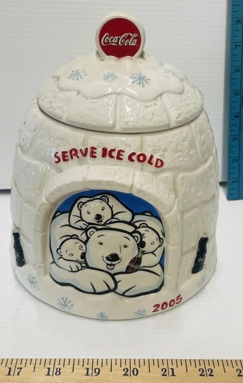 2005 Coca-Cola Igloo Cookie Jar