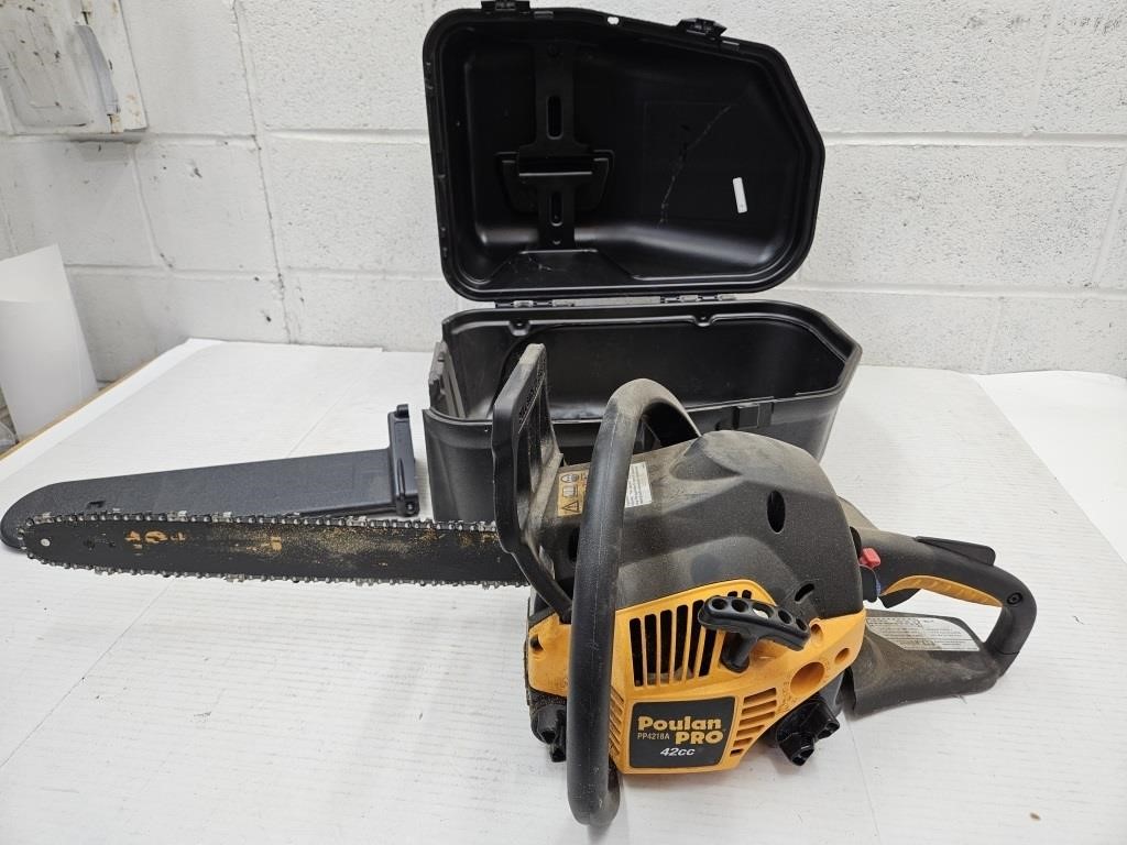 Poulan Chainsaw 16" With Case Runs