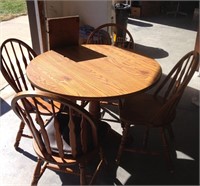 Round table with 4 chairs