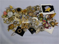Vintage pin collection - shell, pearl & 4th of Jul