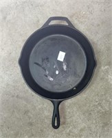 LODGE large cast iron pan