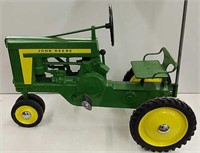 JD 620 Pedal Tractor w/Mounted Umbrella