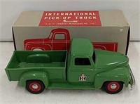 IH S-Line Pickup by Product Miniature