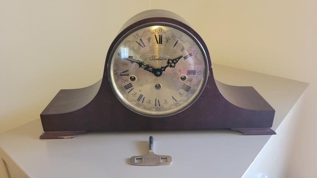 Tradition mantle clock