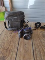 Fuji Finepix S camera & case