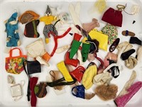 ASSORTED LOT OF VINTAGE BARBIE ACCESSORIES