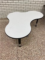 5 ft student desk/ table