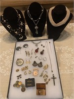 NECKLACES/EYEGLASSES/MILITARY BUTTONS ETC