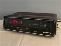 Sanyo Model No. RM 5300 Alarm Clock Radio