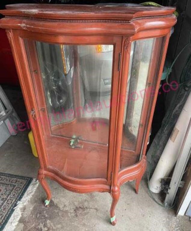 Older French 4ft curio cabinet (curved glass)