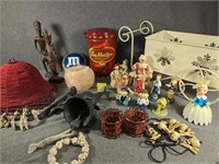 Miscellaneous Lot of Decorative Items