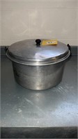 Vintage aluminum stock pot