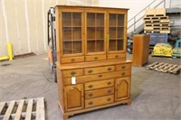 Hutch 53"x20"x70"