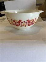 Pyrex bowl 6 inches wide