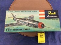 Revell Republic F-84F Thunderstreak Model Kit