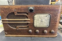 Vintage Delco Radio Model R-1128