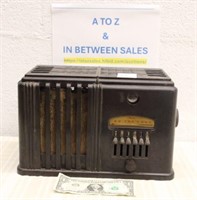 1937 AIRLINE 62-288 BAKELITE TUBE RADIO