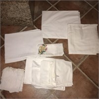 Lot Linens Napkins Tablecloths