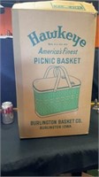 Hawkeye picnic basket w/box