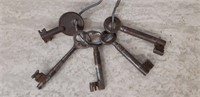 5 Antique skeleton keys