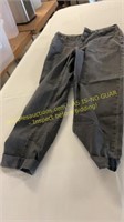 Universal thread pants, size 6/28R