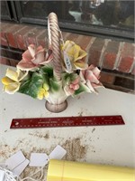 capodimonte  flower in vase