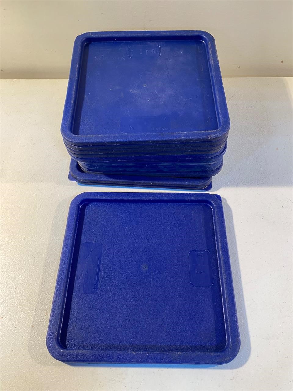 LOT - Carlisle NI0742 plastic lids.11.5in X 11.5in