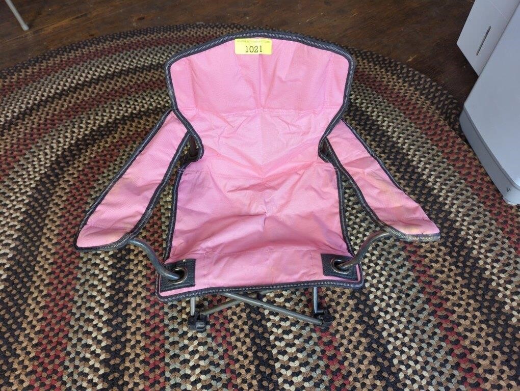 Childs folding chair